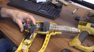 Лёгкий ремонт строительного фена Compass HG2030