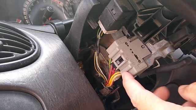Troca do comutador de partida/ignição Ford Focus 07 08 / Parte 1 смотреть онлайн