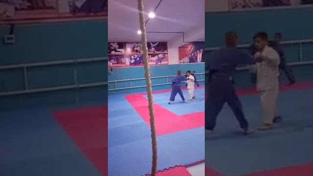 Мирзоев Абубакар дзюдо тренировка в зале Душанбе шохмансур(2) смотреть онлайн