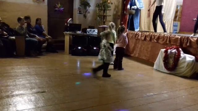 Новый 2018 год, ДК Сухой Отрог, Дашуля "зажигает" смотреть онлайн