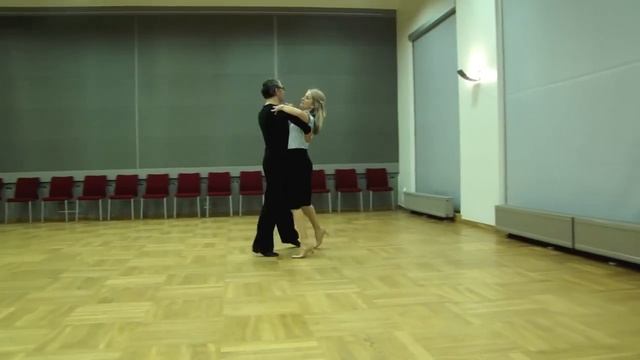 How to Dance Quickstep - Basic Routine 1 смотреть онлайн