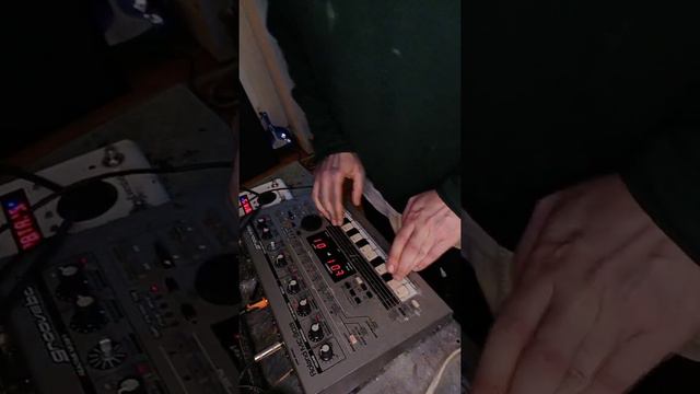 Roland MC 303 Domination смотреть онлайн