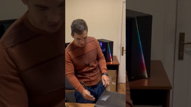 СБОРКА ПК - ДОСТАЁМ КОРПУС ИЗ КОРОБКИ смотреть онлайн