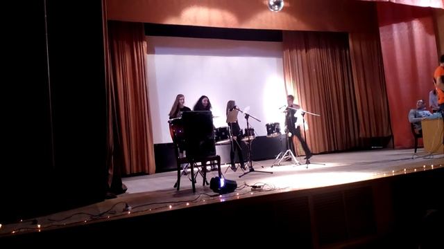 Drums in fire-Фредди Заберет Тебя/We Will Rock You смотреть онлайн