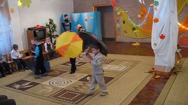 Даниил танец с зонтиком смотреть онлайн