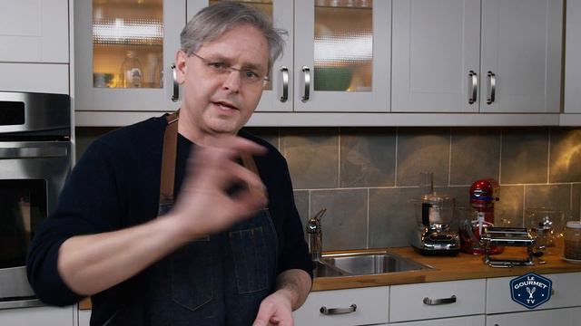 NUTMEG & MACE What Are They? How Are They Related? Everything You Need To Know About NUTMEG & MACE смотреть онлайн