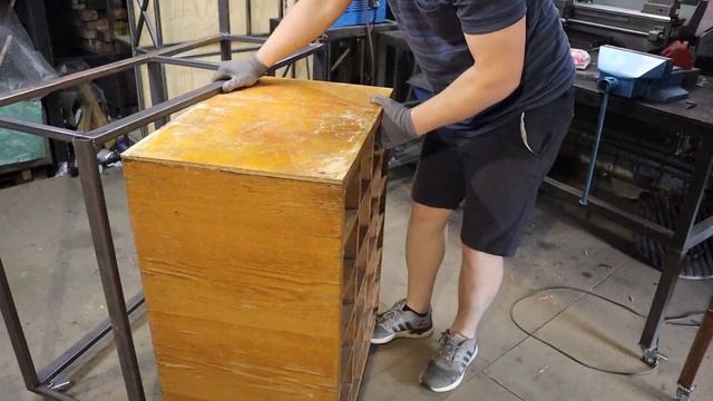 Ооочень функциональная тумба для Мастерской смотреть онлайн