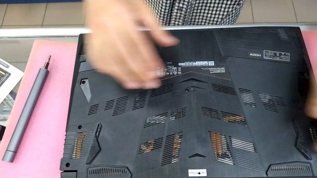 Как разобрать ноутбук MSI gf75 thin Как установить оперативную память!!! смотреть онлайн