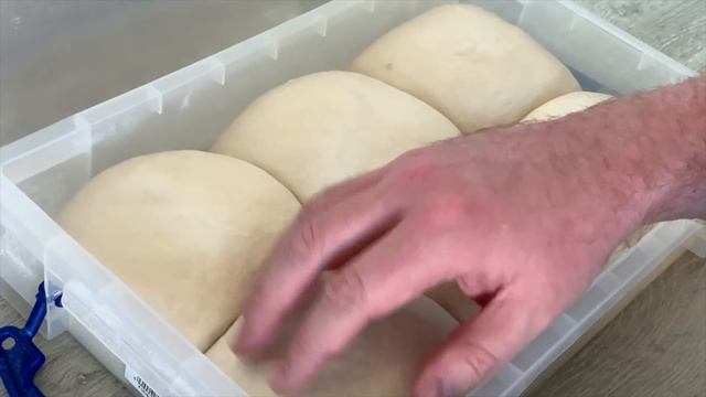 Pizza Dough Hydration Explained - 60% - 65% - 70% | Making Pizza At Home смотреть онлайн