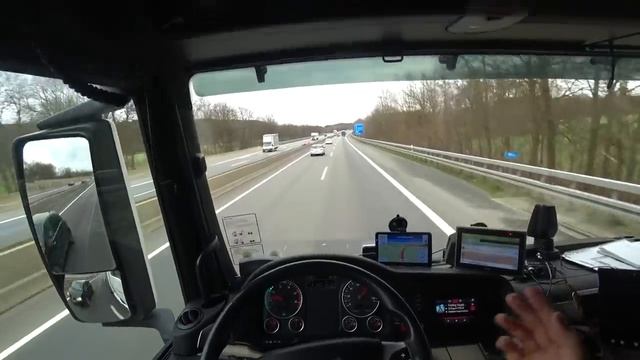 #38 Режим труда и отдыха | Как проходит рабочая неделя у дальнобоя по Европе! смотреть онлайн