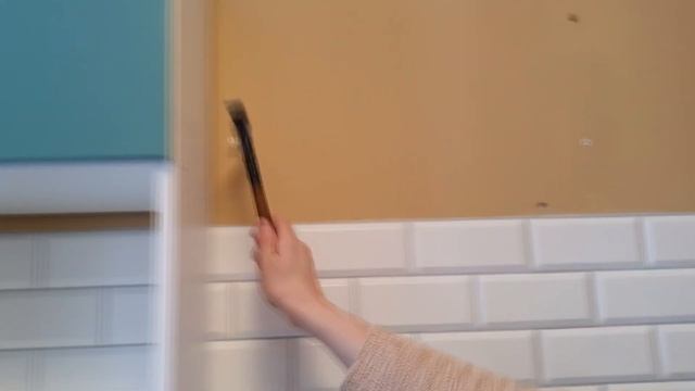 Бюджетный ремонт кухни ДО и ПОСЛЕ | Как обновить старый диван | Budget diy kitchen makeover смотреть онлайн