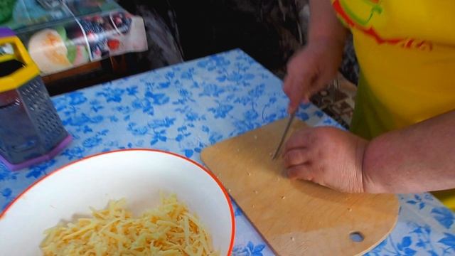 ЛЮБИМЫЙ САЛАТ ЮРИЯ ГАЛЬЦЕВА С АНАНАСОМ И ЧЕСНОКОМ ЕСТЬ ОХЛАЖДЕННЫМ смотреть онлайн