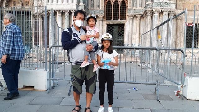 The Famous Square of Piazza San Marco. смотреть онлайн