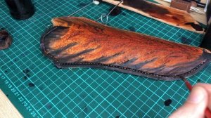 ПРОСТЫЕ НОЖНЫ ИЗ КОЖИ С ТИСНЕНИЕМ. Процесс рисования огня на коже, ножны под нож. ОГНЕННЫЕ НОЖНЫ!