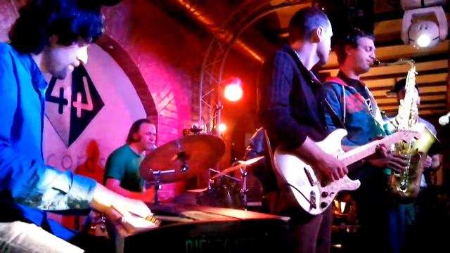 Сальто Назад - Дерево -JAZZ- (Live in 44club, Kiev, 02.04.2013) смотреть онлайн