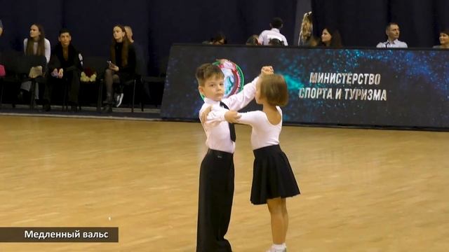 Школа танца (до 8 лет) Шт класс: медленный вальс, ча-ча-ча | Kinezis Cup 2022 (Минск) бальные танцы смотреть онлайн