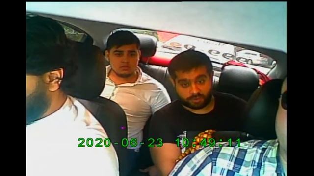 Разбили фонарь, кинули водителя такси,пассажиры от Яндекс Такси. смотреть онлайн