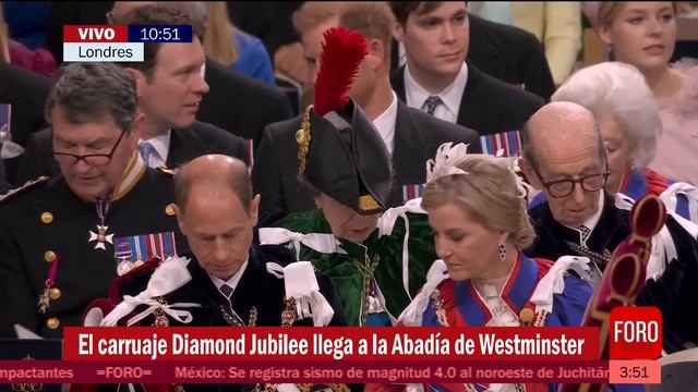 Príncipe Harry sentado en tercera fila durante Coronación de Carlos III - Las Noticias смотреть онлайн