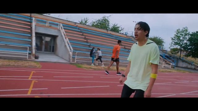 Apple Watch Series 5 — Эти часы показывают… — Apple Реклама смотреть онлайн