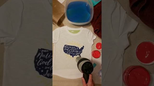 Screen Printing on Shirts using Chalk Couture смотреть онлайн