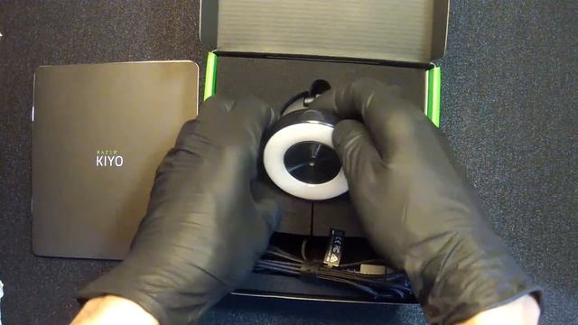 Распаковка камеры RAZER KIYO смотреть онлайн