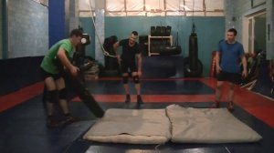 БРОСОК ПРОГИБОМ ЗАХВАТОМ ТУЛОВИЩА СЗАДИ. ИЗУЧЕНИЕ И ОТРАБОТКА.