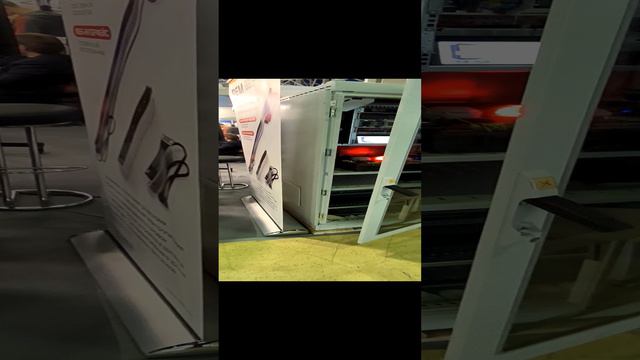 Выставка СВЯЗЬ 2024 - Шкаф уличный с крючками подвеса смотреть онлайн