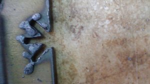 Очищаем окалину после плазменной резки