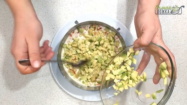Слоеный салат с креветками и авокадо / Layered salad with shrimps and avocado смотреть онлайн