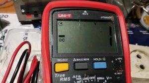 Как измерить напряжение мультиметром (для начинающих).
