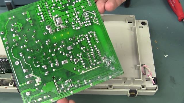 EEVblog #690 - TDS220 Oscilloscope Autopsy смотреть онлайн