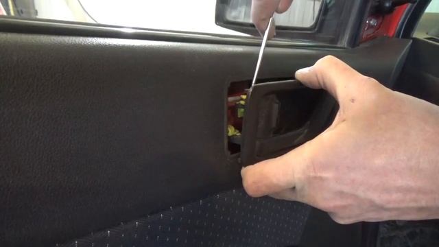 Как снять-поставить дверные обшивки, Hyundai Getz. смотреть онлайн