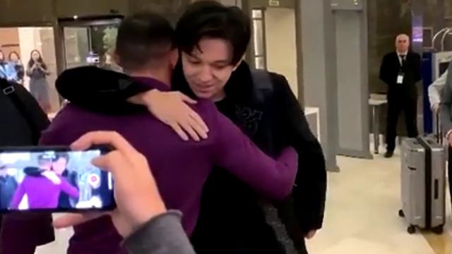 Димаш Кудайберген восхитил известного бойца UFC в Сочи смотреть онлайн