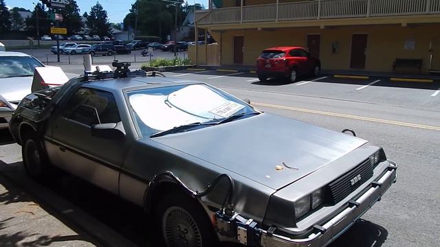 DeLorean DMC-12 Walkaround смотреть онлайн