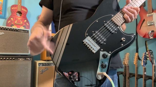 A great first guitar? Squier Mustang HH Shoreline Gold Demo смотреть онлайн
