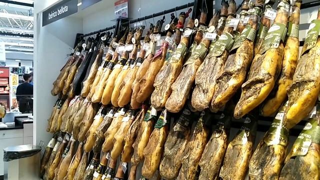 Сколько стоит хамон в Испании и почему цены такие разные. Объясняю смотреть онлайн