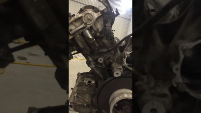 BMW M5 E60 S85 Как работает система VANOS , и причина появления шумов в двигателе. смотреть онлайн