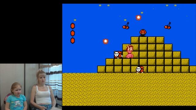 Супер марио 2 / Играем в Super Mario Bros. 2 / Мама Леся и Лера играют в Марио 2 смотреть онлайн