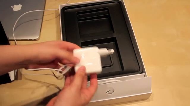 Apple MacBook Air 13.3-Inch Unboxing and Hands On - English смотреть онлайн