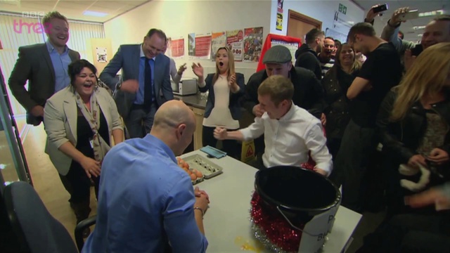 Русская рулетка ... с яйцами смотреть онлайн