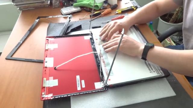 Смяна на дисплей Lenovo Ideapad Z570 в сервиза на Screen.bg смотреть онлайн