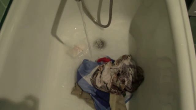 Как постирать одежду за 1 секунду How to wash clothes for 1 second смотреть онлайн