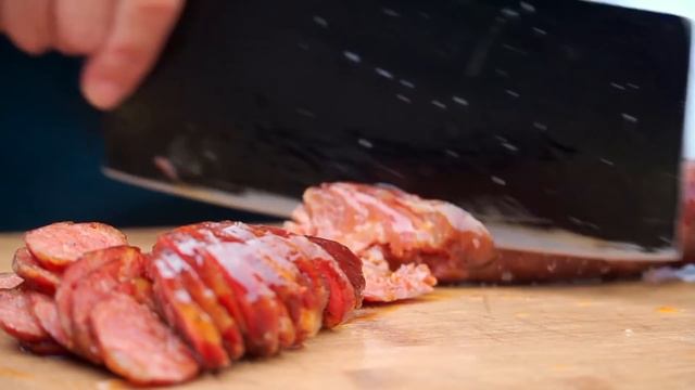 宜賓特產“姜鴨面”，配上秋妹媽媽做的香腸，吃的過癮！ 【顏美食】