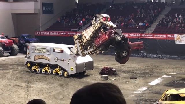 Monster Truck Destruction - Megasaurus смотреть онлайн