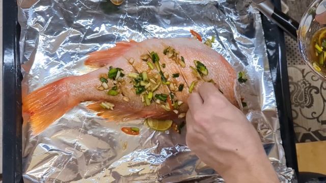 Красный окунь запеченный с соусом из лайма ? смотреть онлайн