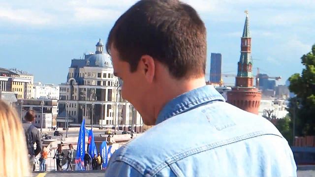 Атмосфера на площади📷Как это называется?..🧐 смотреть онлайн