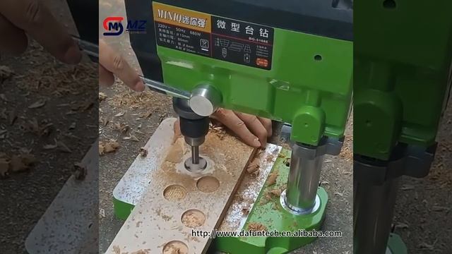 Настольный сверлильный станок TZ-750 смотреть онлайн