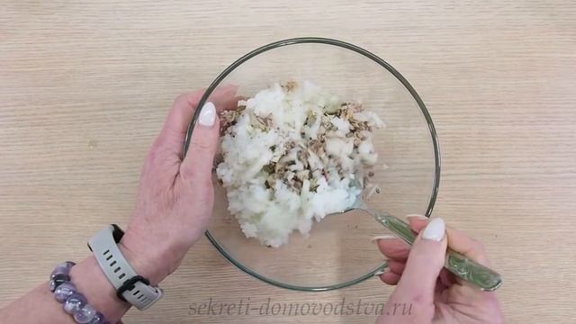 Рыбный Заливной Пирог из Теста на Воде и Майонезе с Консервированной Рыбой смотреть онлайн