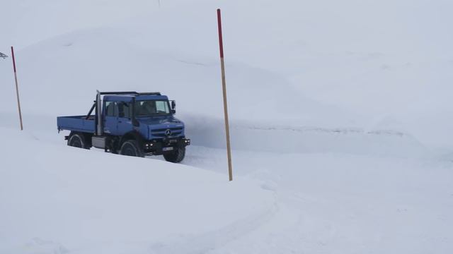 2019 Mercedes Unimog U4023 Off Road In Snow смотреть онлайн