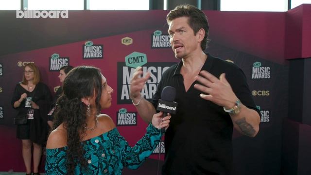 Steve Howey On Reuniting With 'Reba' Cast & Reba McEntire's Words Of Wisdom | CMT Awards 2023